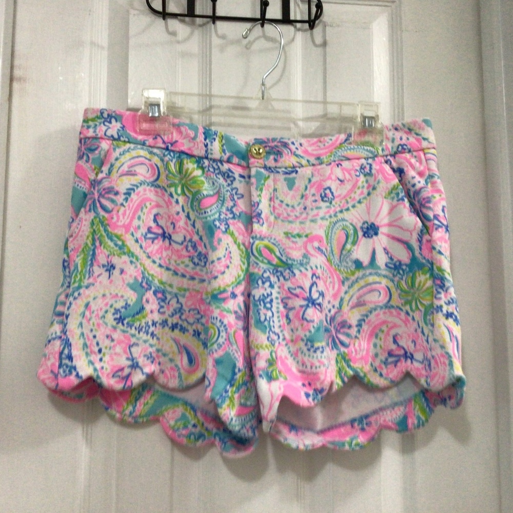 Lilly Pulitzer Scalloped Shorts Size 10